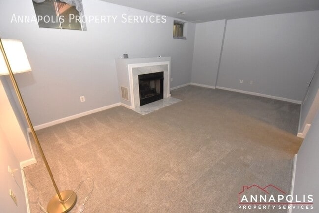 Building Photo - 544 Francis Nicholson Way