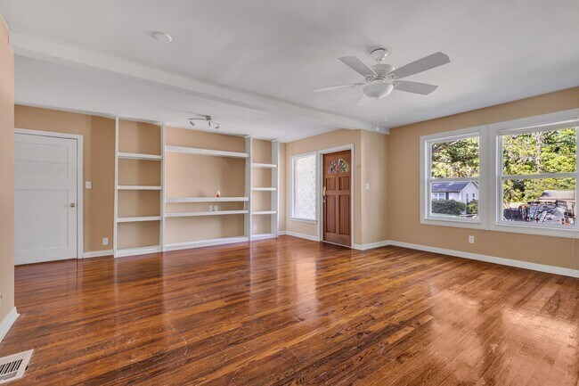 Building Photo - 1212 Carraway St