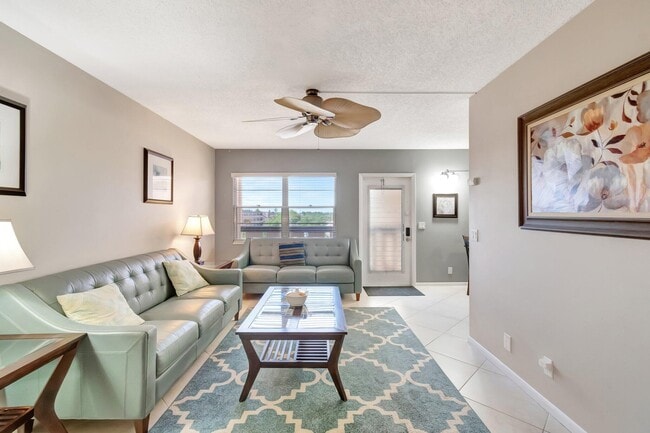 Building Photo - 4049 Wolverton C