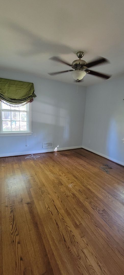 Building Photo - 8908 Mapleton Rd