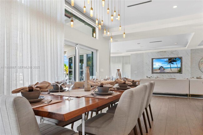 Building Photo - 1319 Seminole Dr