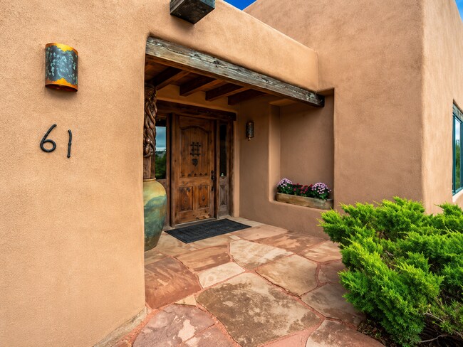 Building Photo - 61 Paseo Del Antilope