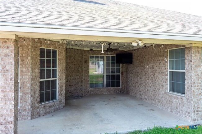 Building Photo - 511 Cowhand Dr