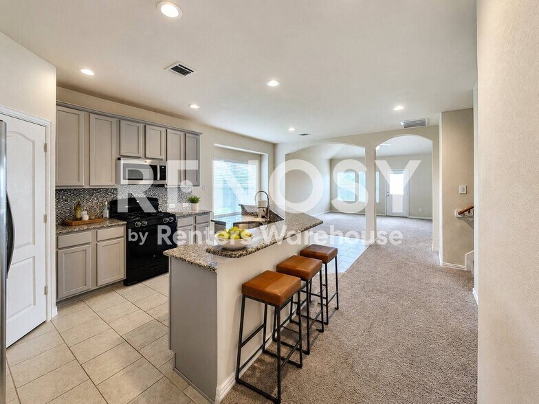 Building Photo - 2119 Del Mar Dr