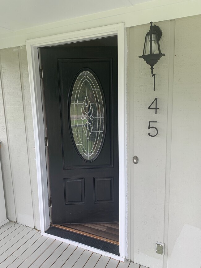 Building Photo - 145 Sally Hill Cir