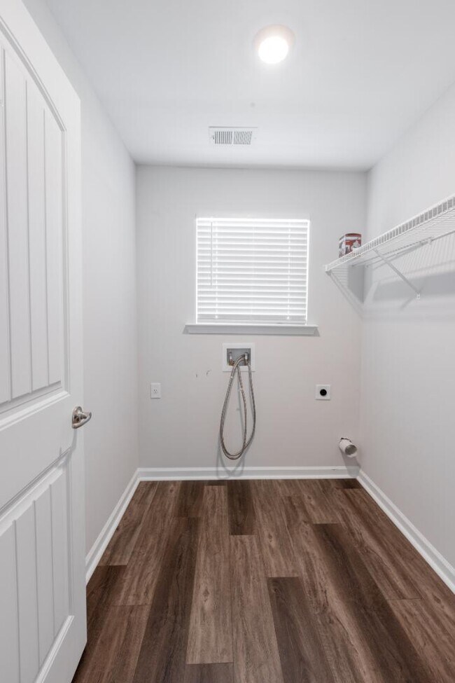 Building Photo - 61 Conifer St