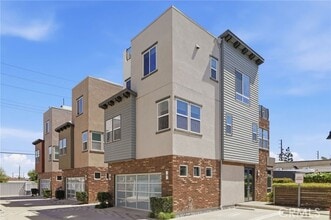 Building Photo - 783 Wonder Ln