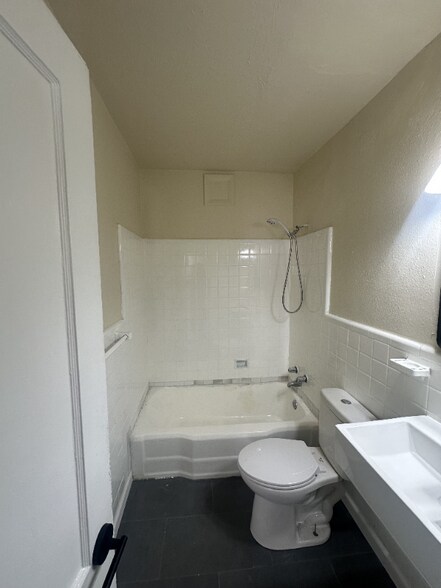 Building Photo - 4217 Chamberlayne Ave