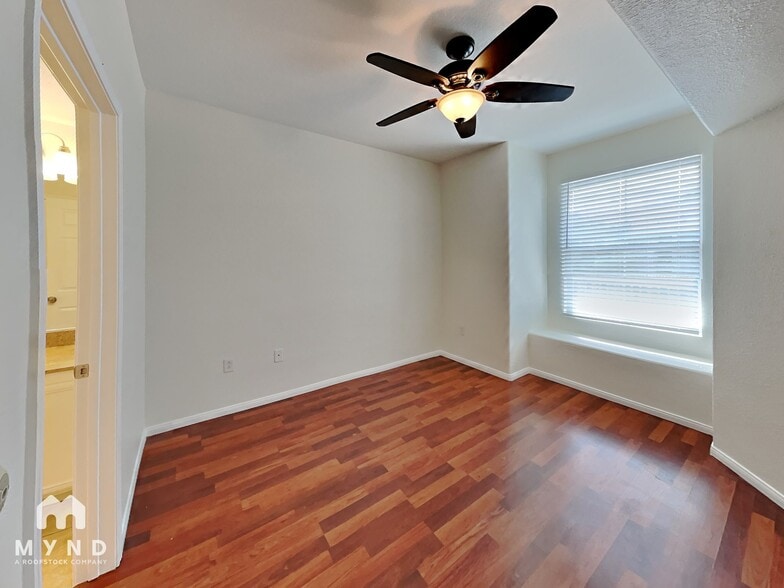 Building Photo - 9975 Peace Way