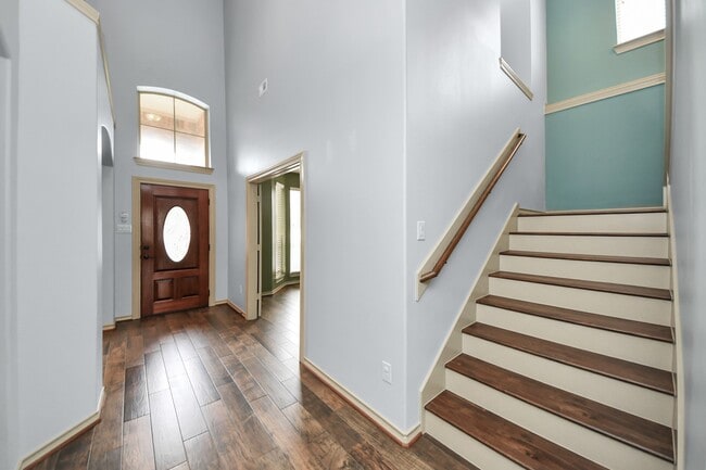 Building Photo - 2406 Aura Ct