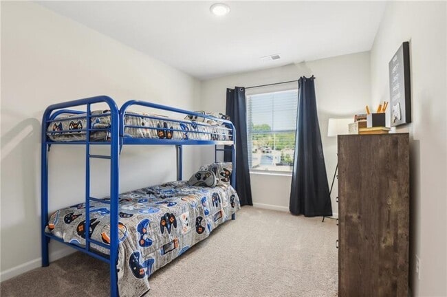 Building Photo - 135 Stanchion Dr