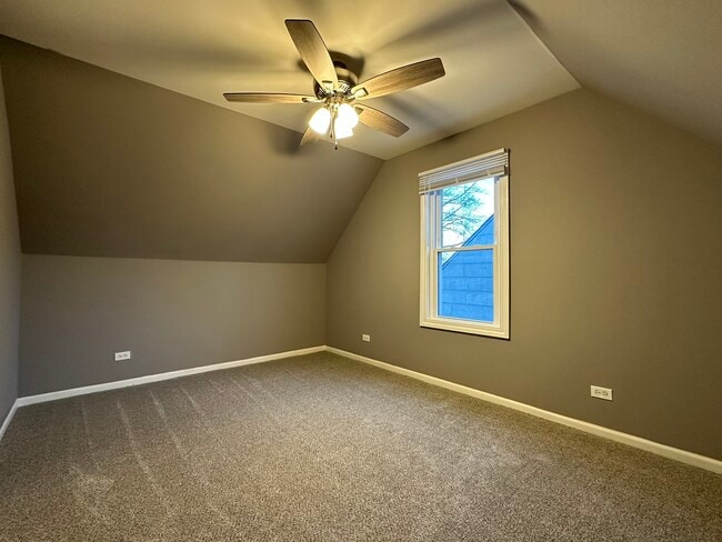 Building Photo - 15020 Ridgeway Ave