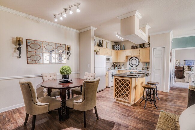 Building Photo - Cypress Lake at Stonebriar Apartments