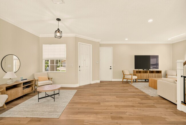 Building Photo - 7630 Topiary Ave