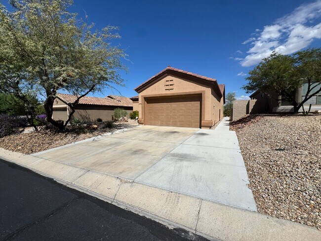 Building Photo - Luxurious Furnished Golf Course Short-Term Rental