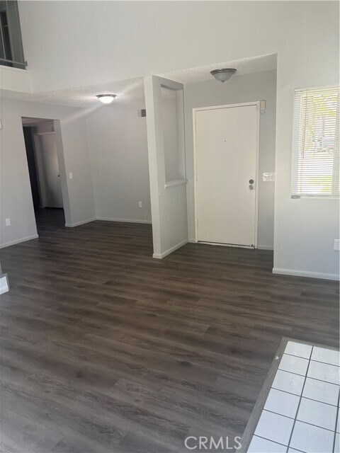 Building Photo - 7556 Villa Ave
