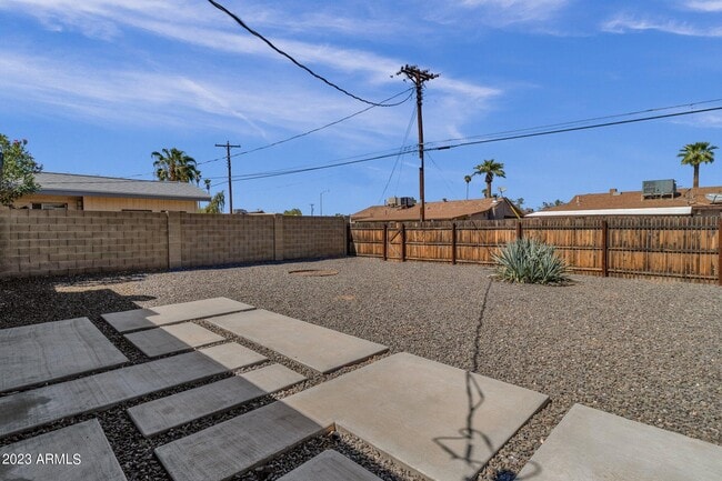 Building Photo - 7408 E Beatrice St