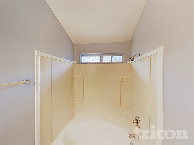 Building Photo - 2198 Serenity Dr NW