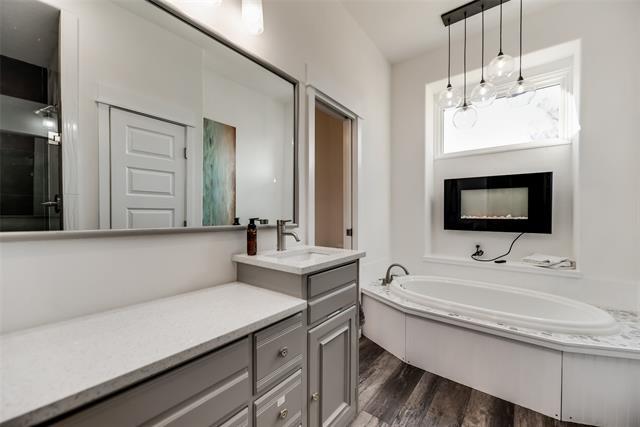 Building Photo - 633 Rose Garden Dr
