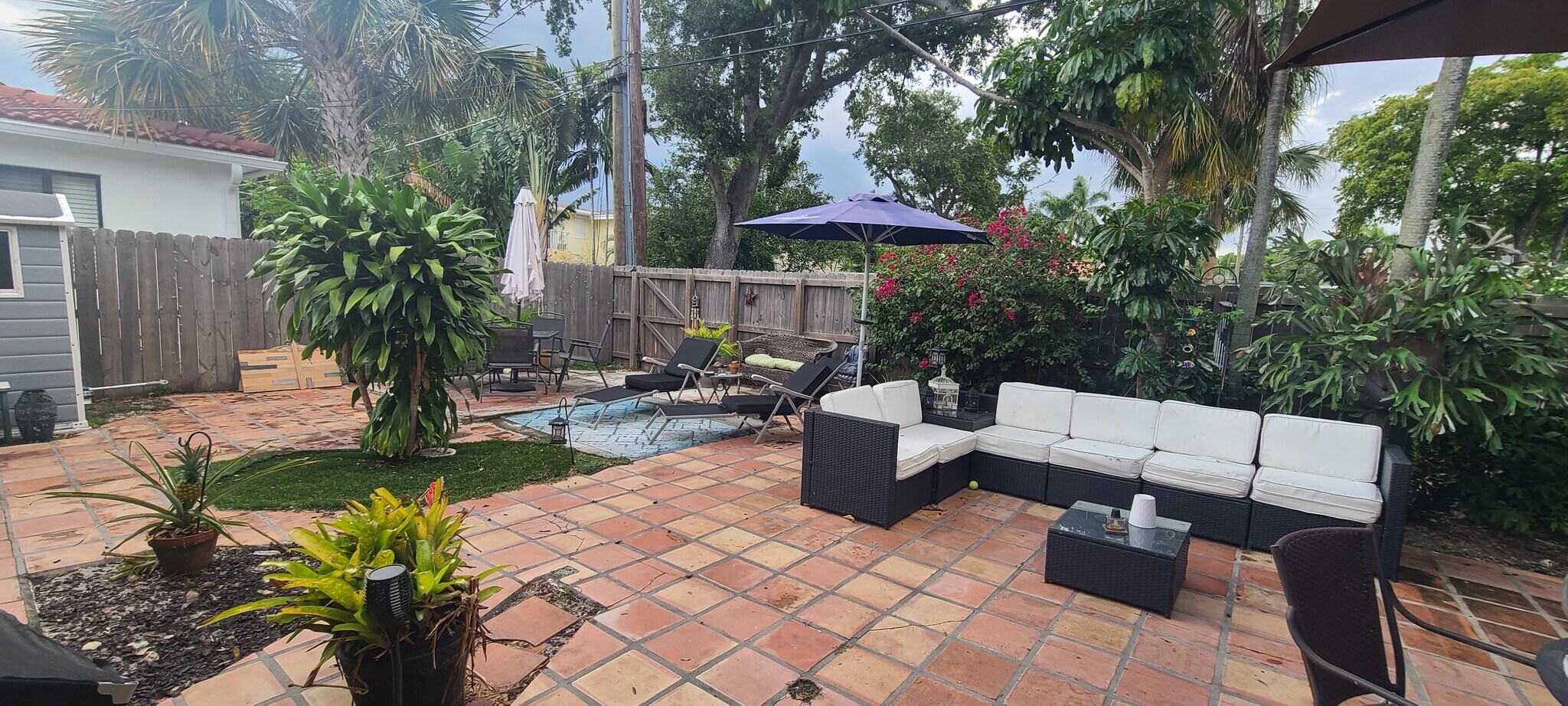 Shared outdoor space - 903 SE 14th St