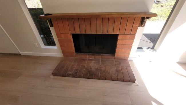 Building Photo - Convienently Located In Mira Masa