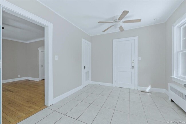 Building Photo - 801 Main St