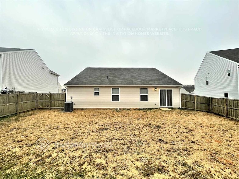 Building Photo - 1220 Standing Oak Dr