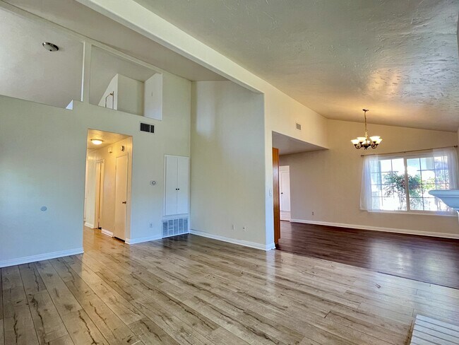 Building Photo - 5436 Mantua Ct