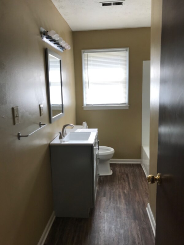 Building Photo - 214 Westmoreland Ct