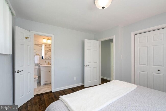 Building Photo - 3908 Melvern Pl