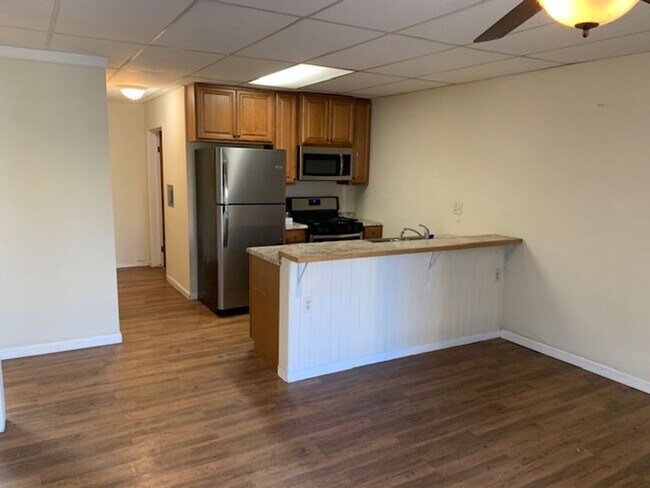 Building Photo - Updated 2BD/1BA Apartment with In-Unit Laundry + 2 Parking Spots - 1/2 Off Second Month's Rent