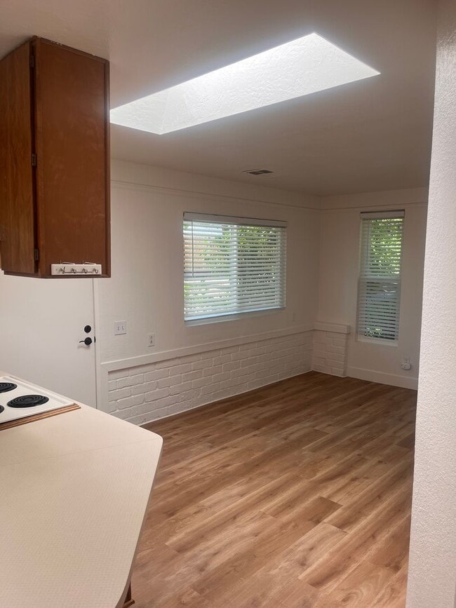 Building Photo - Quaint Cottage on a Wooded Lot