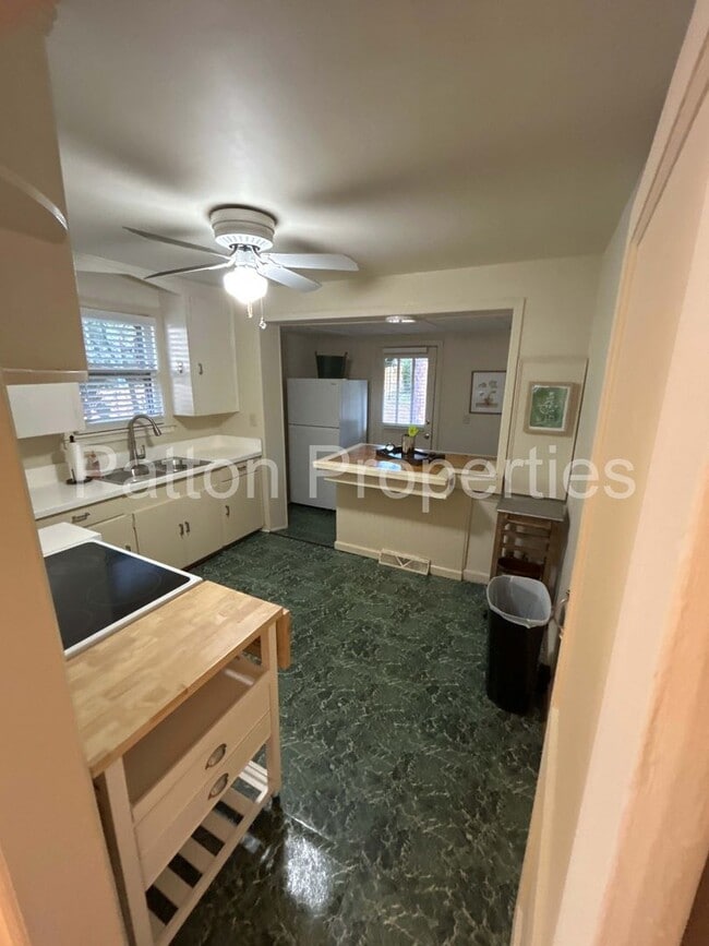 Building Photo - West Columbia Home Available 03-20-26