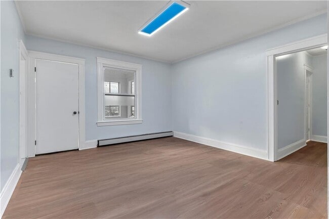 Building Photo - 135 Illinois St