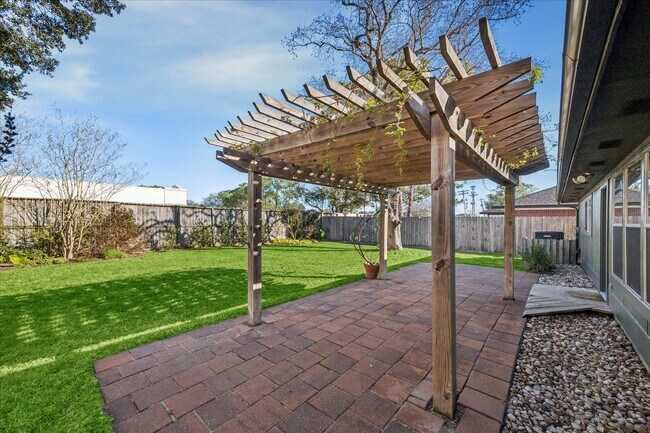 Building Photo - 2824 Meadow Brook Ct