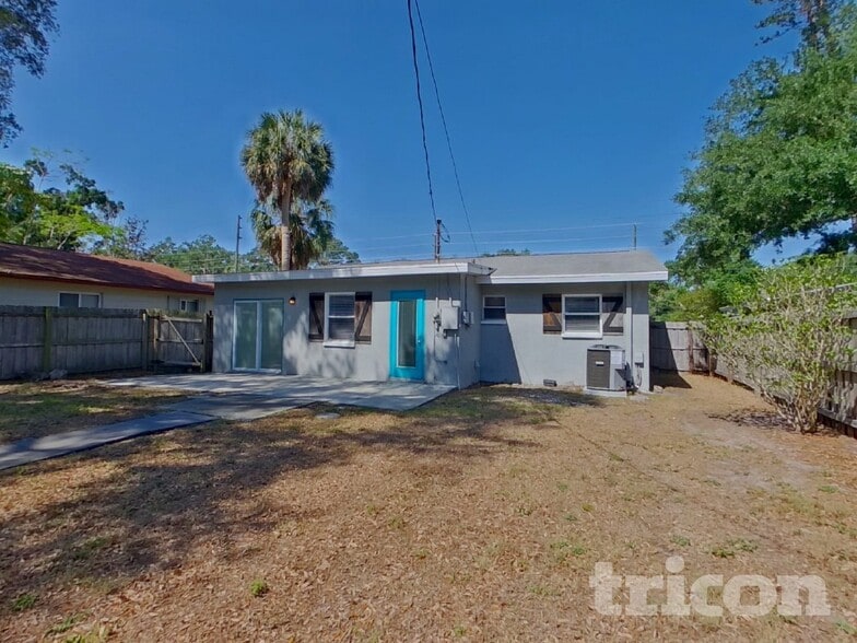 Building Photo - 2413 Park St N