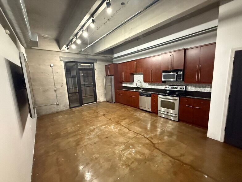 Kitchen - 360 W Pershing Rd
