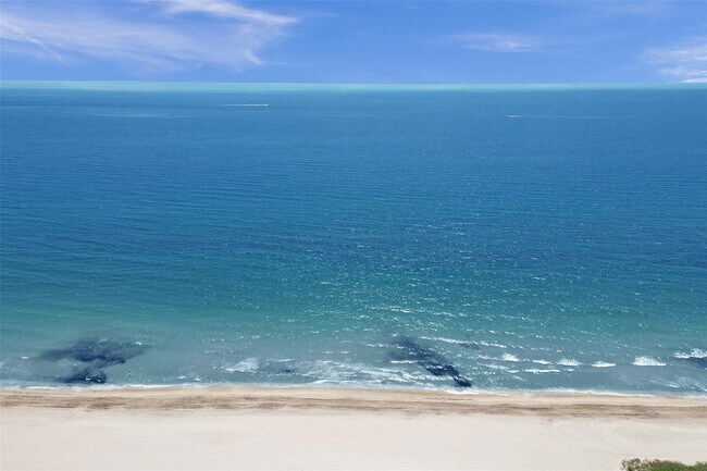 Building Photo - 5200 N Ocean Blvd