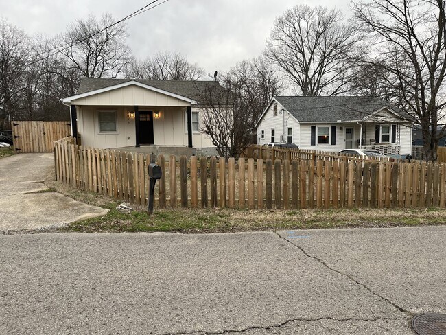 Primary Photo - 2916 Morningside Dr