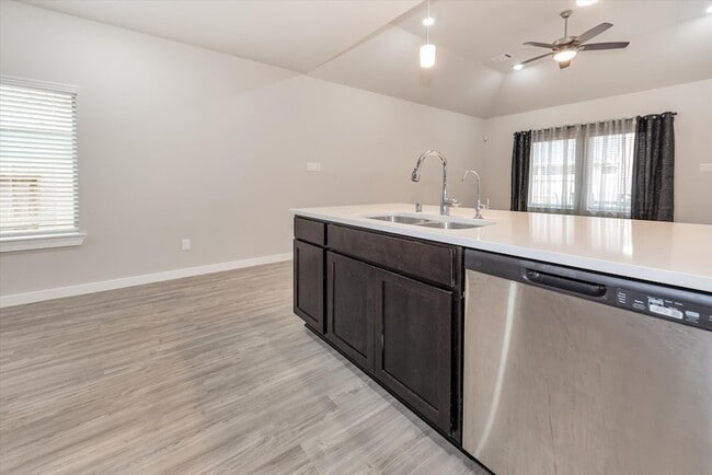 Building Photo - 10651 Whitejacket