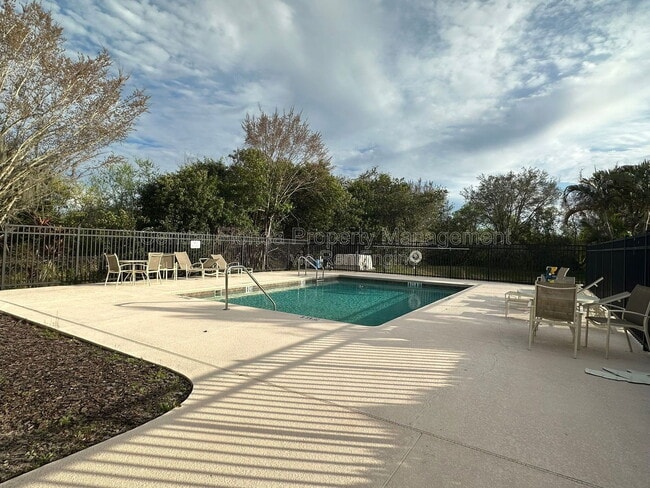 Building Photo - 1213 La Fortuna Blvd