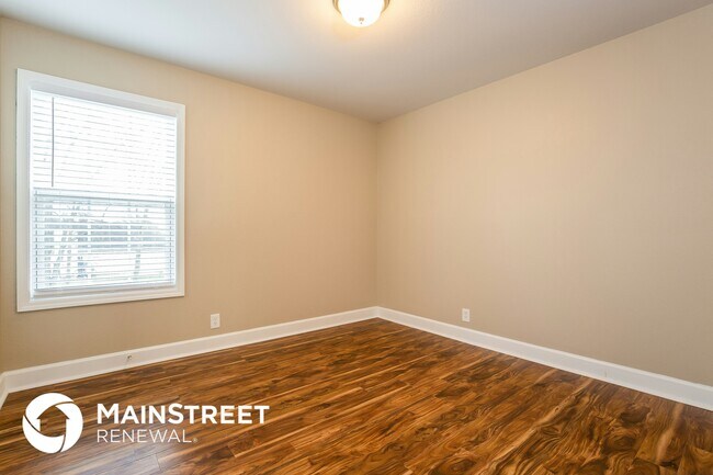 Building Photo - 915 Lavergne Ln