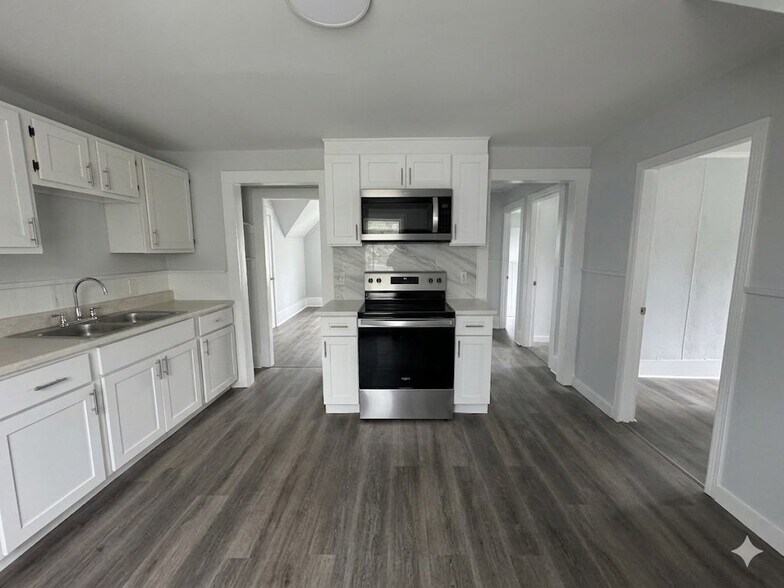 Building Photo - 284 Mechanic St