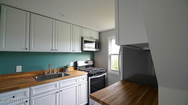 Primary Photo - 318 16th Ave