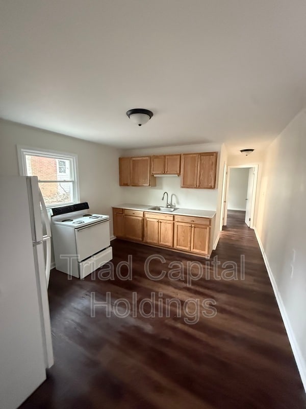 Building Photo - 1206 Gholson Ave S East