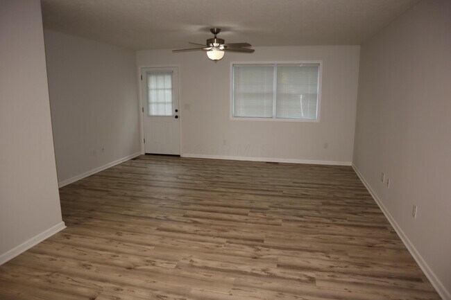 Building Photo - 132 Halliday Wy