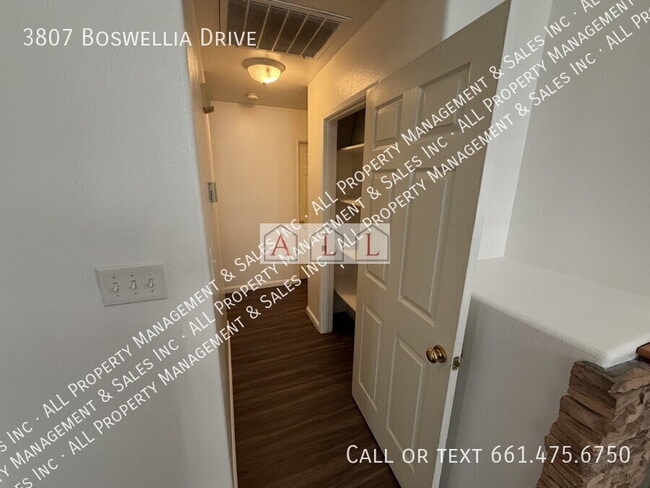 Building Photo - 3807 Boswellia Dr