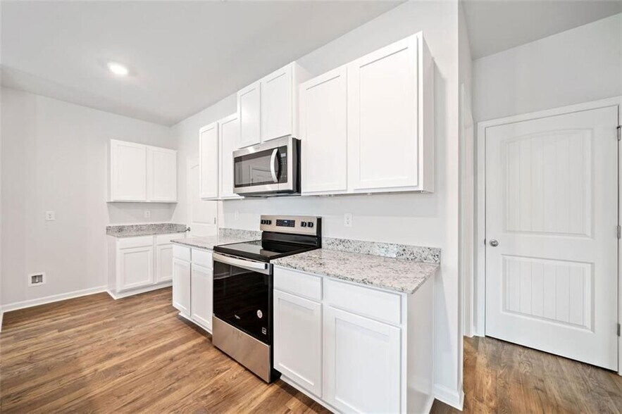 Building Photo - 283 White Cedar Dr