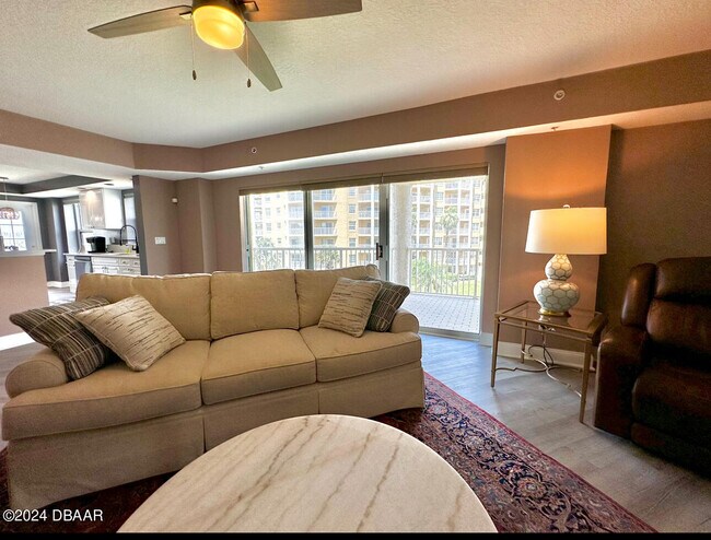 Building Photo - 4670 Links Village Dr