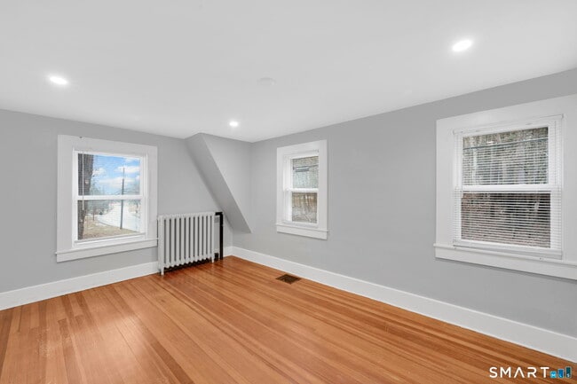 Building Photo - 37 Bushy Hill Rd